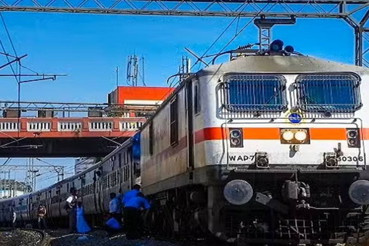 RRB Exam 2025: रेलवे भर्ती बोर्ड ने जारी की मिनिस्ट्रियल एवं आइसोलेटेड कैटेगरी परीक्षा की तिथियां, 1036 पदों पर होगी भर्ती