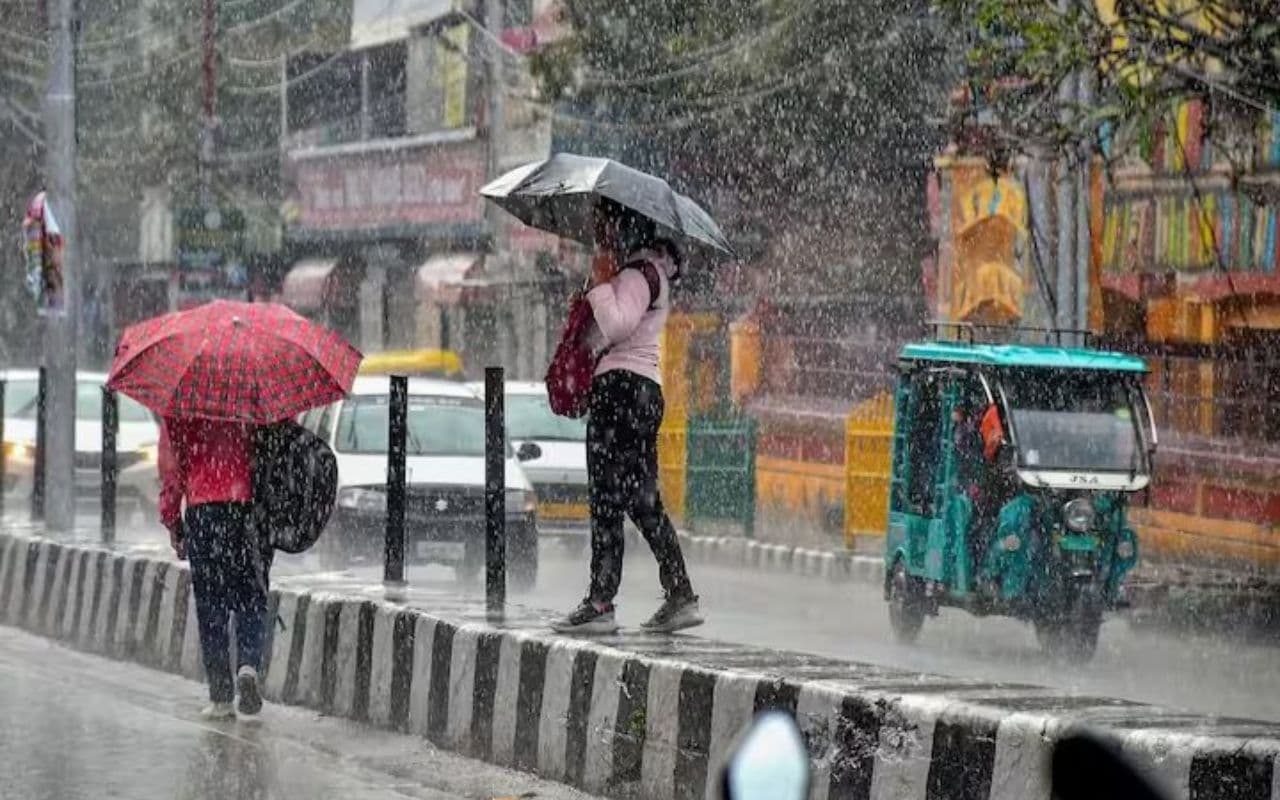 Bihar Mausam Samachar: बिहार के 6 जिलों में अगले 3 घंटे होगी भयंकर बारिश, IMD ने जारी किया ऑरेंज अलर्ट