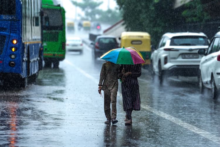 Rain Warning Delhi: 30-31 अगस्त से लेकर 1 सितंबर तक दिल्ली में बारिश, जानें अगले 3 दिन का मौसम