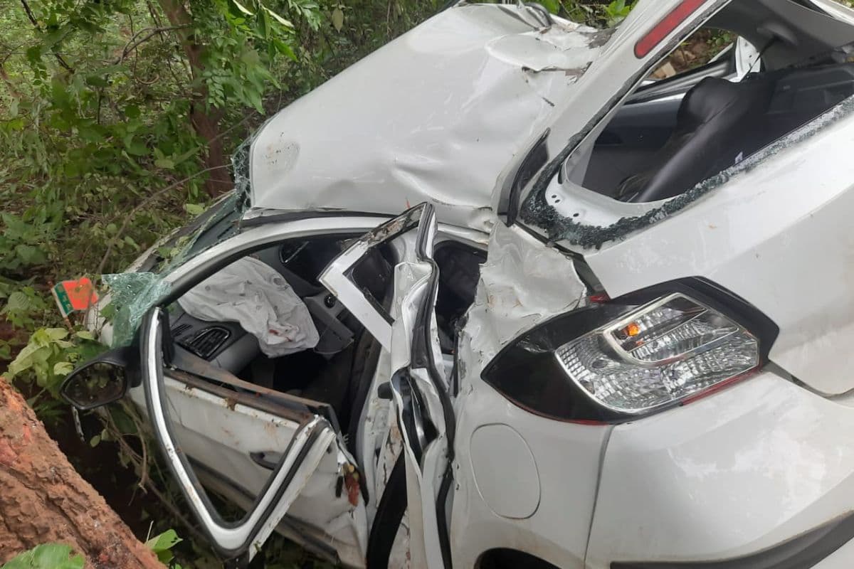 Jharkhand Road Accident: रक्षाबंधन की खुशियां गम में बदलीं, मां-बेटी की मौत, दो बेटे गंभीर, जिंदगी से खेल रहे एनएच-75 के गड्ढे