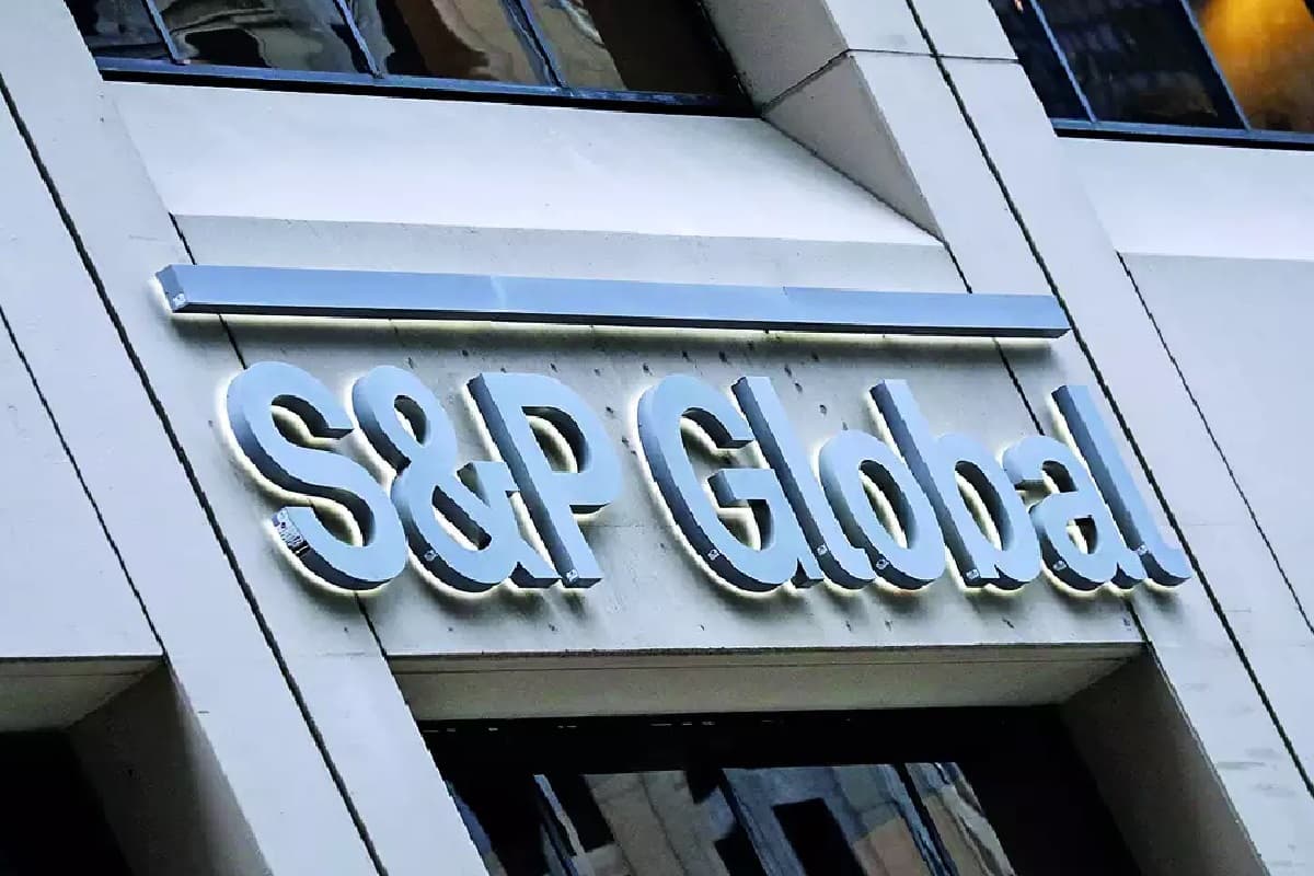 S&P Rating Upgrade: एसबीआई, एचडीएफसी और टाटा कैपिटल समेत 10 बड़े संस्थानों की रेटिंग बढ़ी