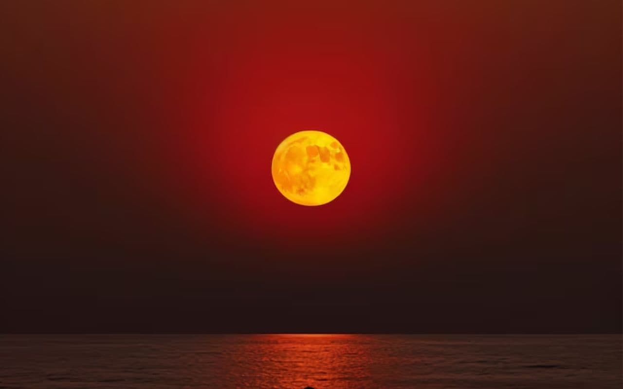 Sawan Purnima 2025: सावन पूर्णिमा पर ऐसे करें शिवजी की पूजा, मिलेगा विशेष आशीर्वाद