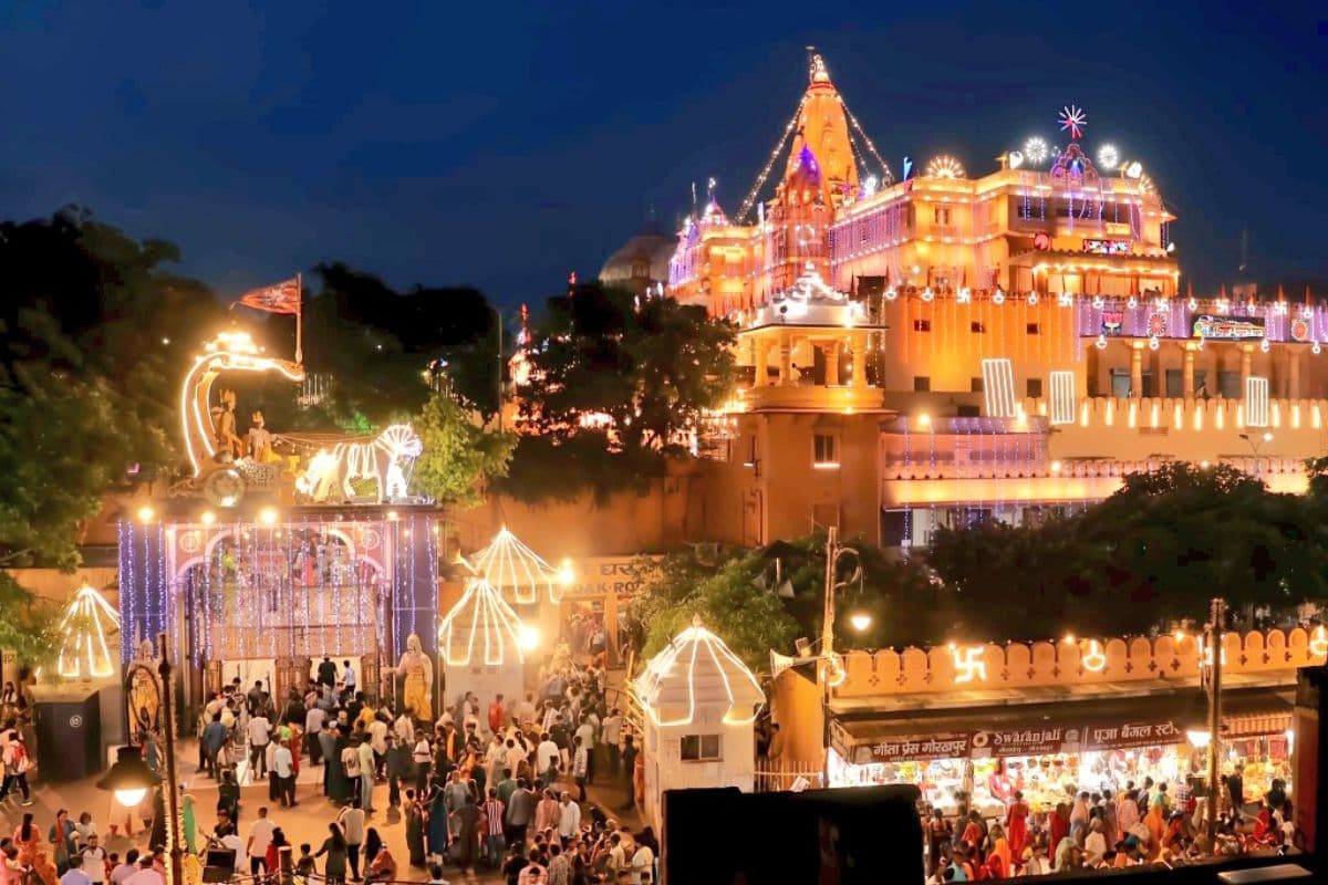 Janmashtami 2025: जन्माष्टमी पर मथुरा जाने वालों के लिए ट्रैफिक गाइड, जानें कौन से रास्ते रहेंगे बंद, कहां करनी होगी पार्किंग