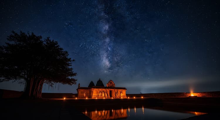 Shani Amavasya 2025: शनि अमावस्या आज, पितृ दोष से मिलेगी मुक्ति, बस करें ये काम