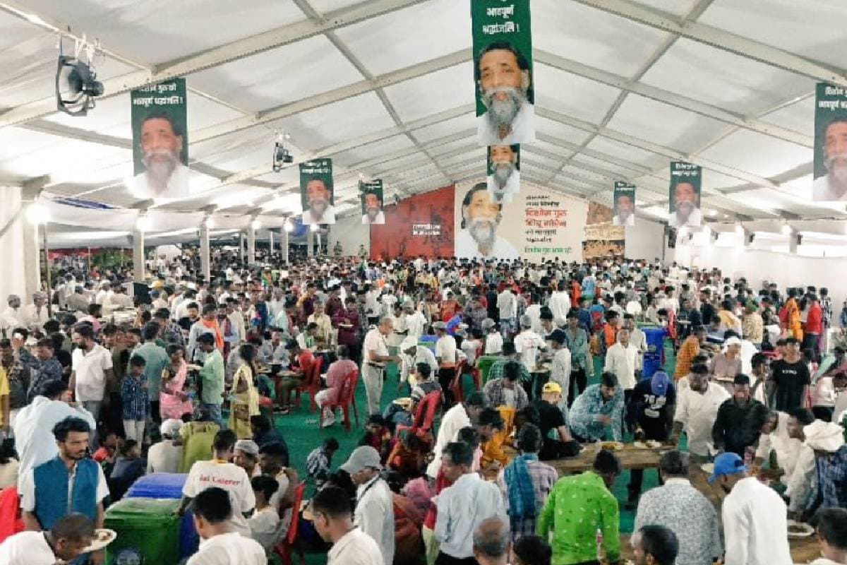 Shibu Soren Shradh Karm : सात किलोमीटर तक पैदल चल कर भोज में शामिल होने नेमरा पहुंचे लोग