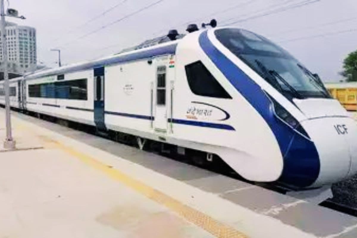 Stone Pelting on Vande Bharat Train