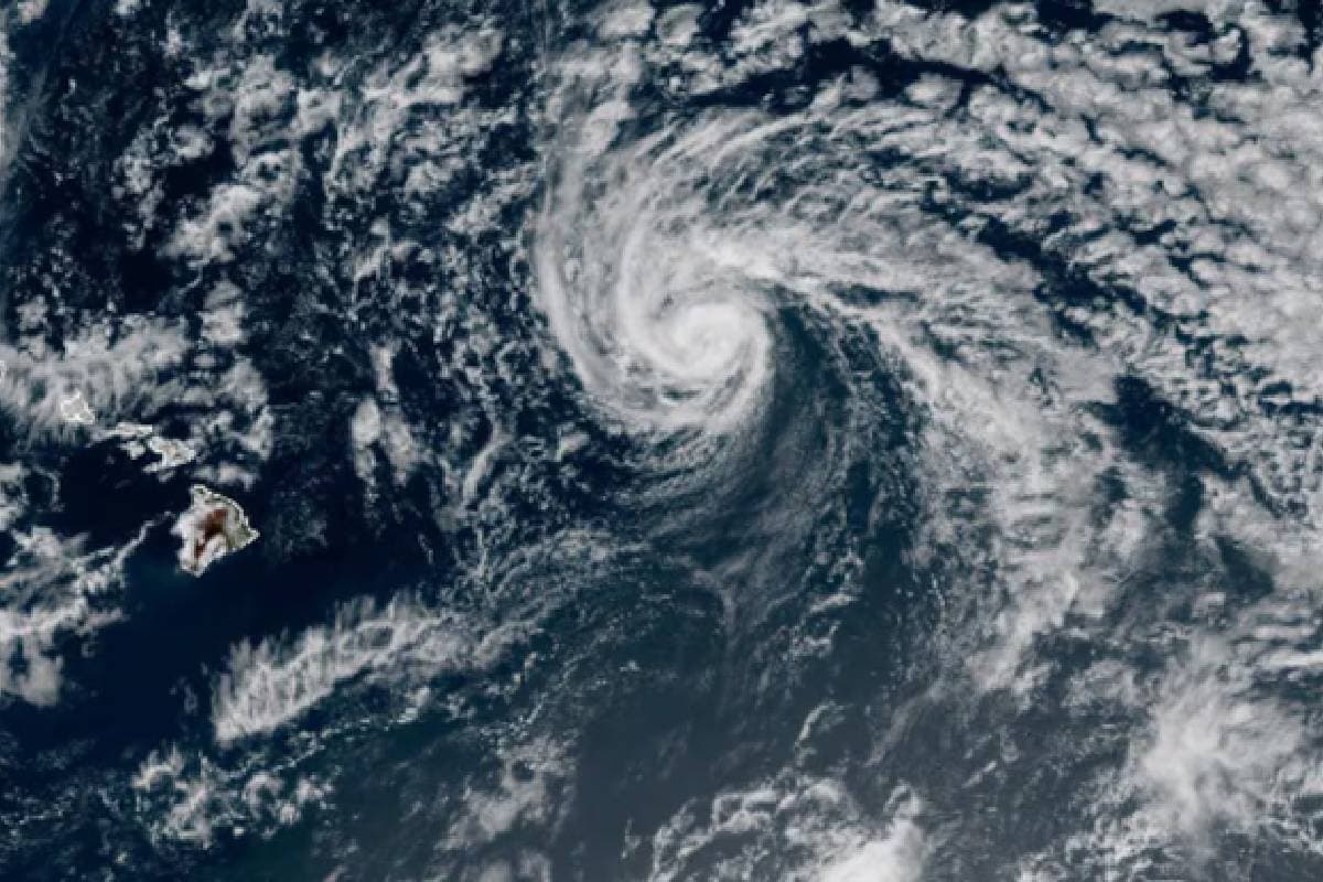 Storm Alert : तूफान ‘हेनरीएट’ मचाएगा तांडव? जानें क्या जानकारी आई सामने