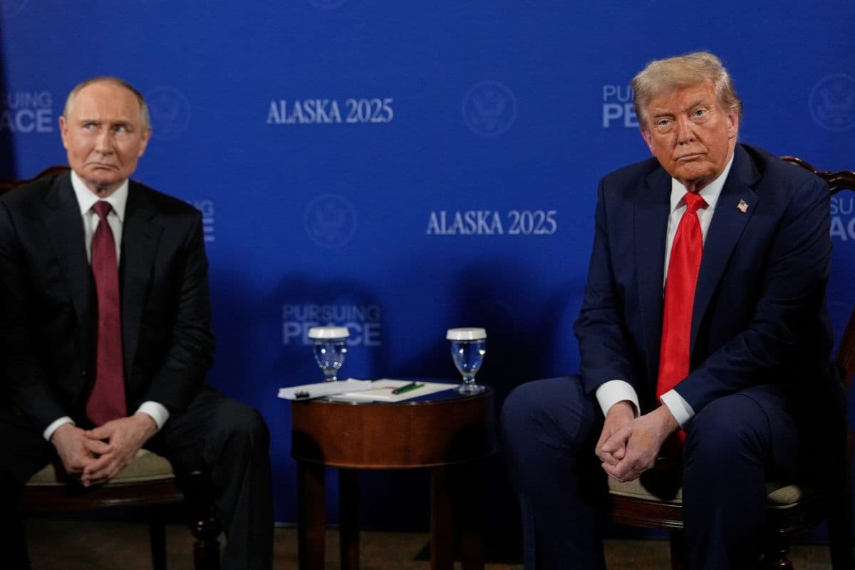 Trump-Putin Meeting: ट्रंप और पुतिन ने गर्मजोशी से मिलाया हाथ, दुनिया की दो सबसे बड़ी शक्तियों की अहम बैठक