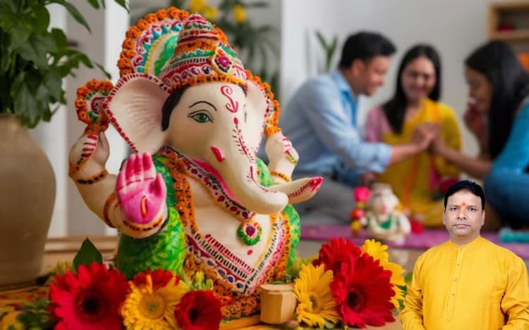 Vastu Tips: पूजा घर में कौन-सी मूर्तियां रखें और किनसे बनाएं दूरी?