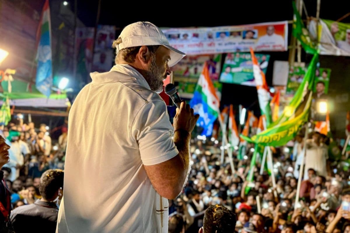 सीवान में राजद-कांग्रेस का शक्ति प्रदर्शन, वोट चोरी के खिलाफ गरजे राहुल गांधी
