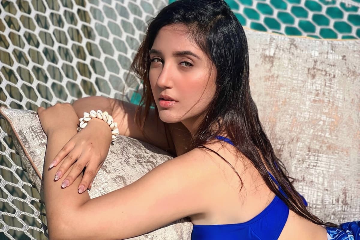 Bigg Boss 19: कौन है अशनूर कौर, जो बनी बिग बॉस 19 की फर्स्ट कंटेस्टेंट, इतने करोड़ की हैं मालकिन