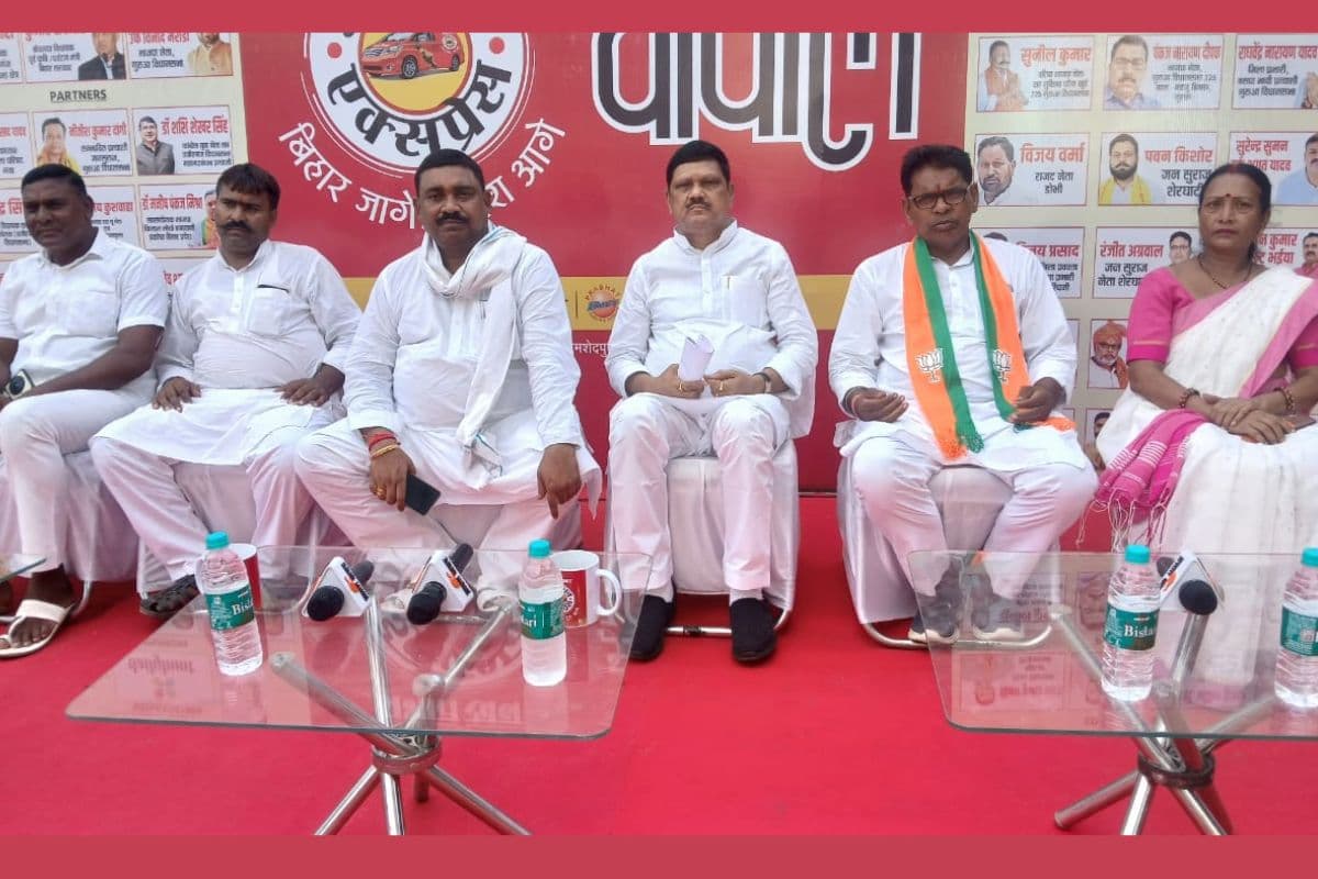 Election Express: अतरी चौपाल में नेताओं के बीच गरमा-गरम बहस, लोगों ने कई मुद्दों पर जनप्रतिनिधियों को घेरा