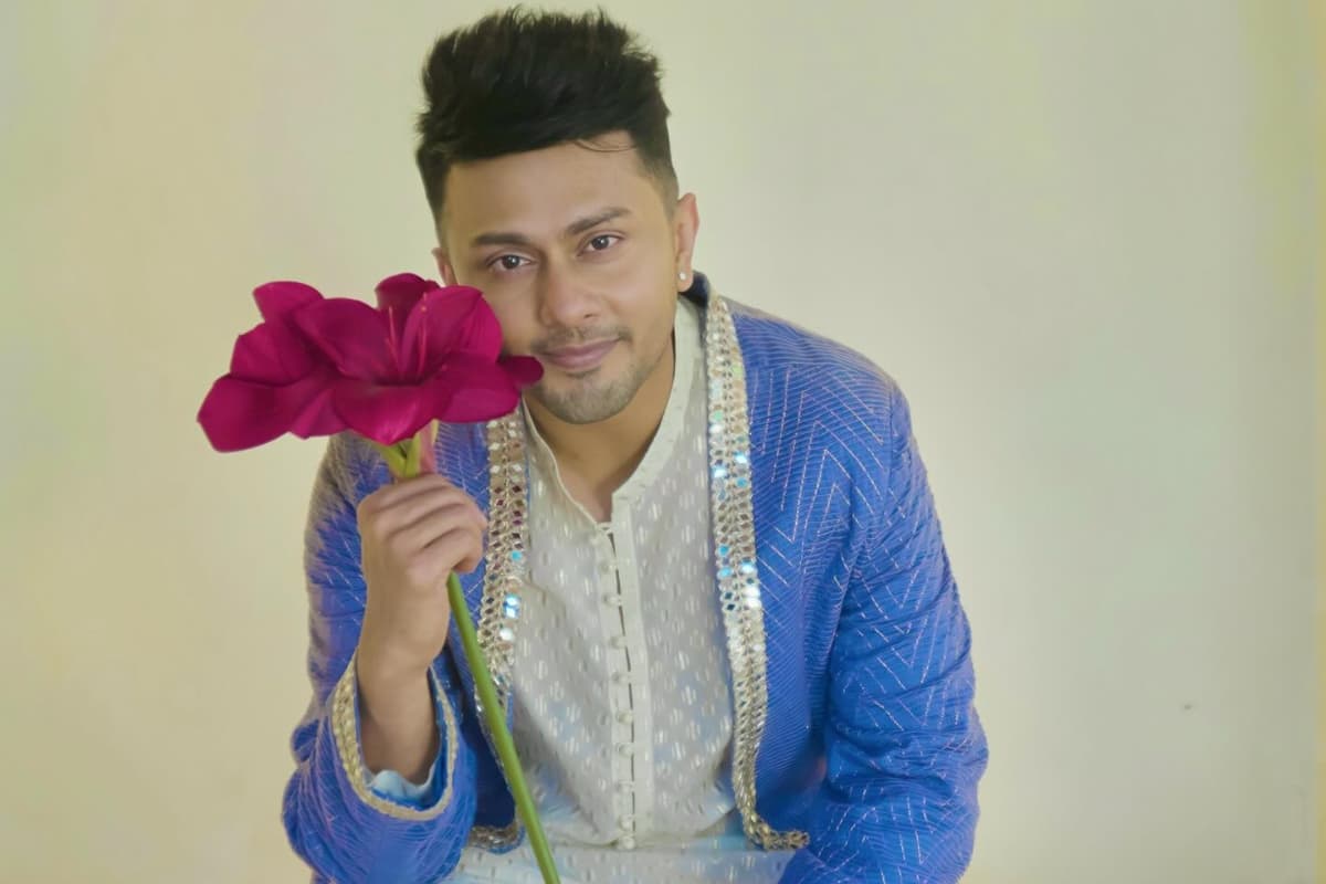 Awez Darbar Net Worth: कौन हैं बिग बॉस 19 कंटेस्टेंट अवेज दरबार, इतने करोड़ के हैं मालिक, अब सलमान खान के शो में मचाएंगे तहलका