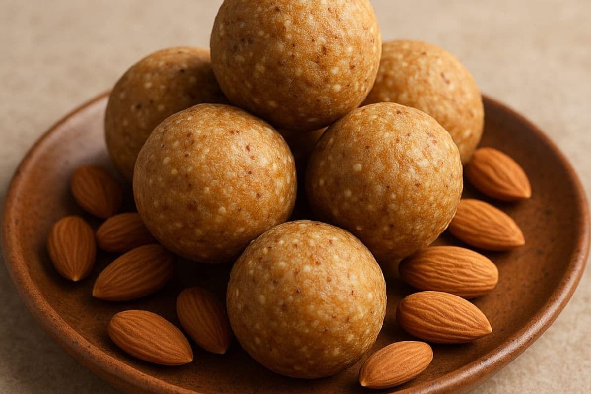 Badam Laddu: रक्षाबंधन पर प्यार से तैयार करें बादाम लड्डू