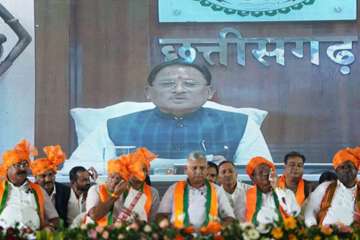 Chhattisgarh News : सूरजपुर को मुख्यमंत्री विष्णु देव साय ने दिया तोहफा, 211 करोड़ से अधिक के विकास कार्यों का लोकार्पण-भूमिपूजन