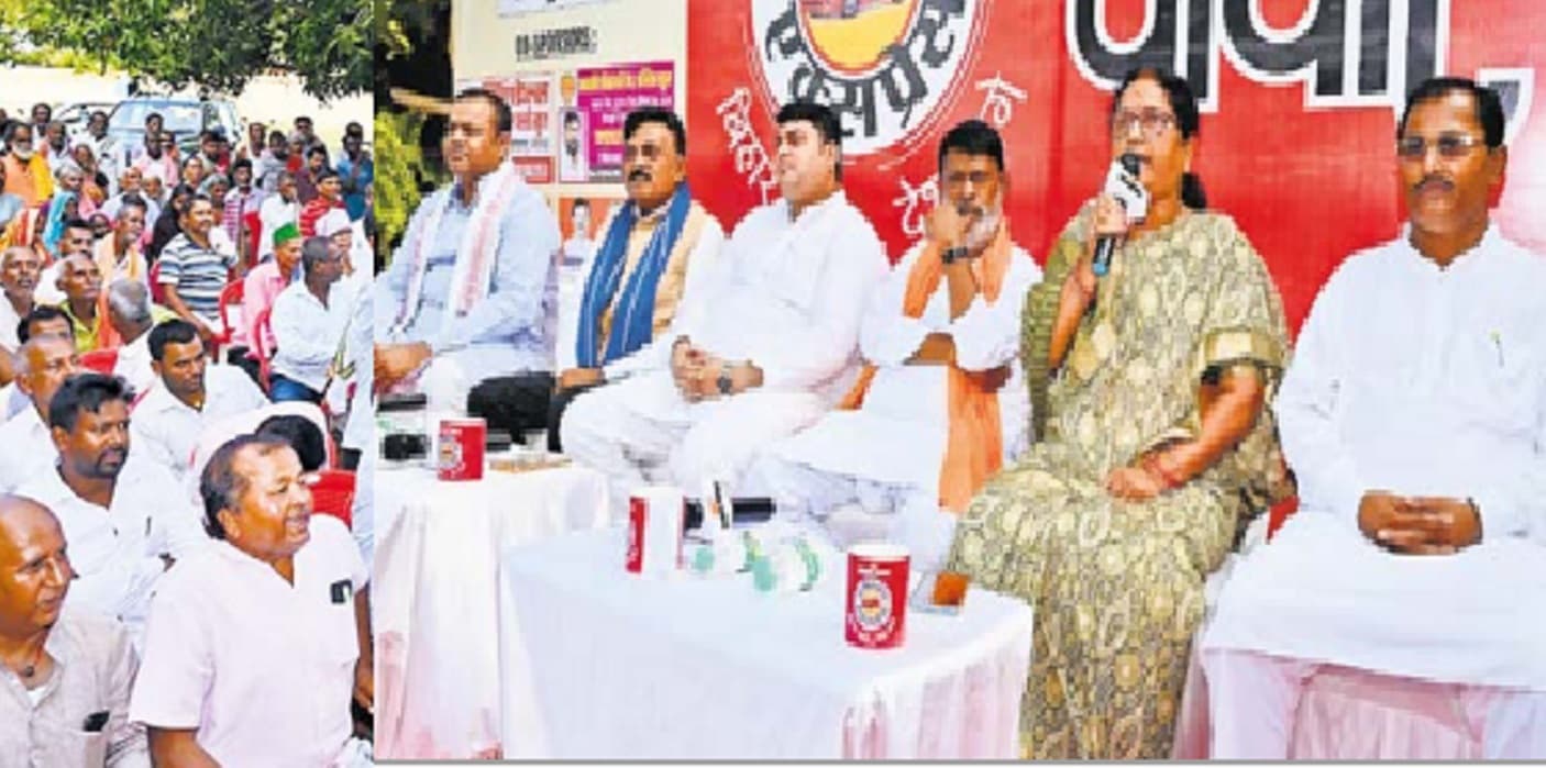 Election Express: परिहार के चौपाल में छाया रहा भूमि अधिग्रहण का मुद्दा, नेताओं को परेशान किया जनता का सवाल