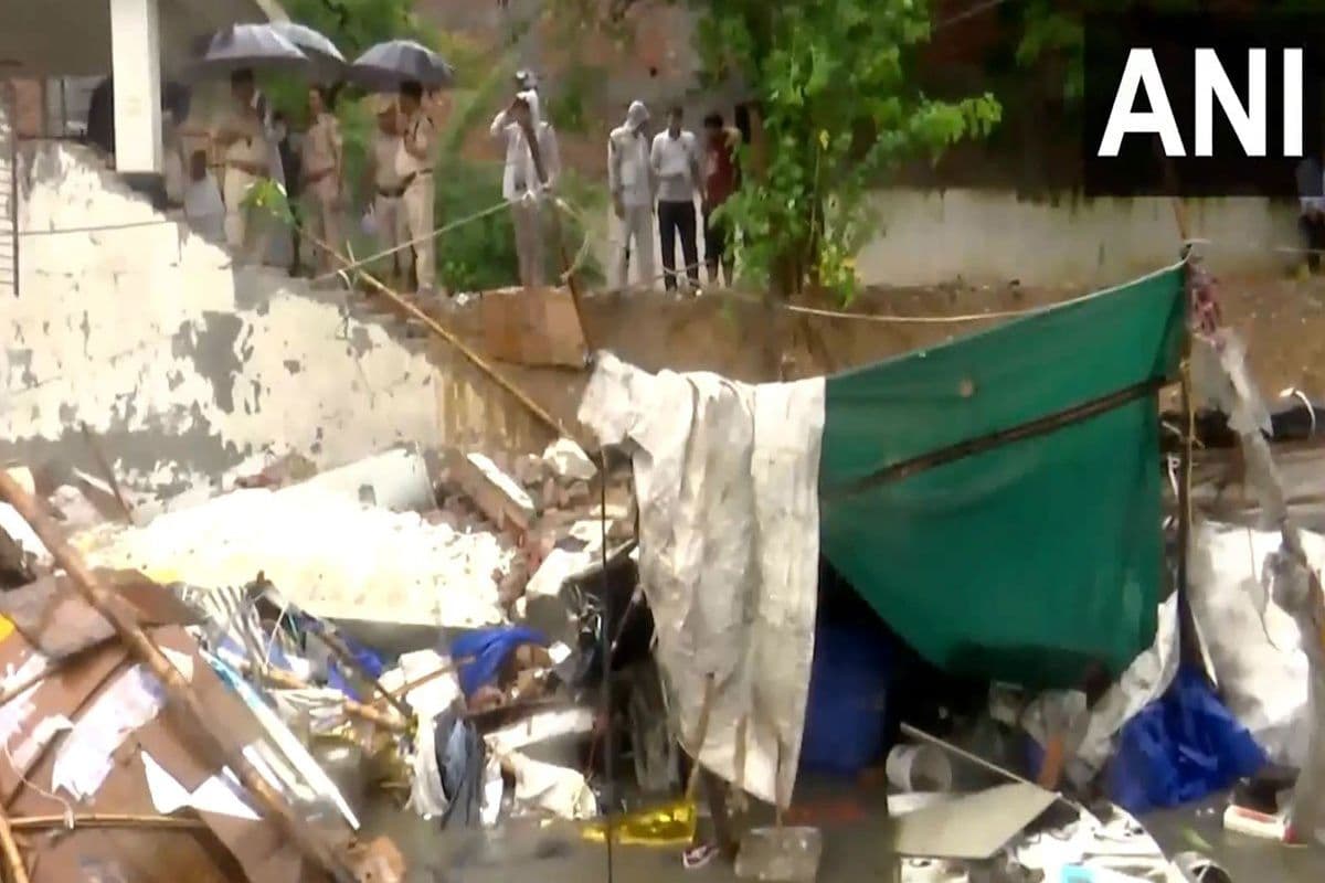 Delhi Rain : दिल्ली में बारिश का कहर, दीवार गिरने से 8 लोगों की मौत