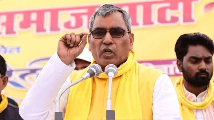 ओमप्रकाश राजभर का सपा पर तंज — “पिल्ली-पिल्ला पाल लिए, देशी कुत्तों की तरह भौंक रहे हैं”