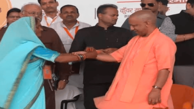 "रक्षासूत्र सिर्फ कलाई नहीं, आत्मा को जोड़ता है – रक्षाबंधन पर सीएम योगी का भावुक संदेश"