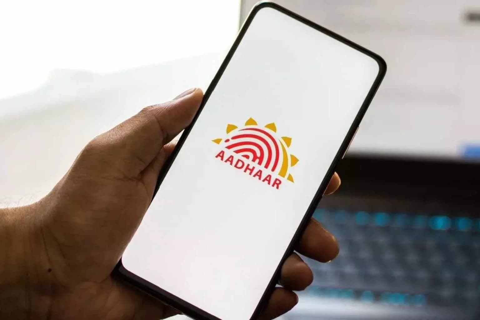 QR कोड से होगा आधार वेरिफिकेशन, जानिए UIDAI के नये ई-आधार सिस्टम को