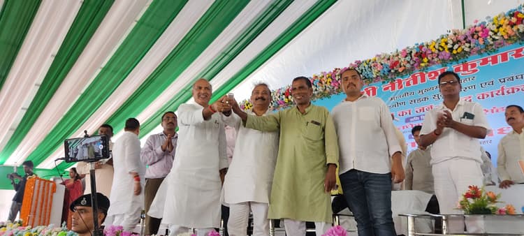 Gaya News : बिहार के इतिहास में नीतीश कुमार का नाम स्वर्ण अक्षरों में लिखा जायेगा : मंत्री