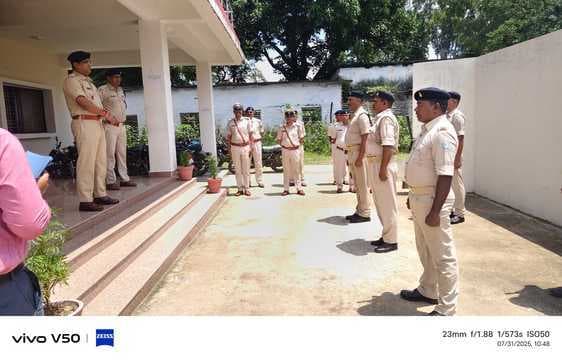 जनता की सुरक्षा और विश्वास के लिए संवेदनशीलता से करें कार्य : एसपी