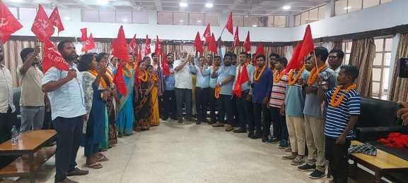 सीटू यूनियन के बैनर तले मजदूरो की आवाज को किया बुलंद