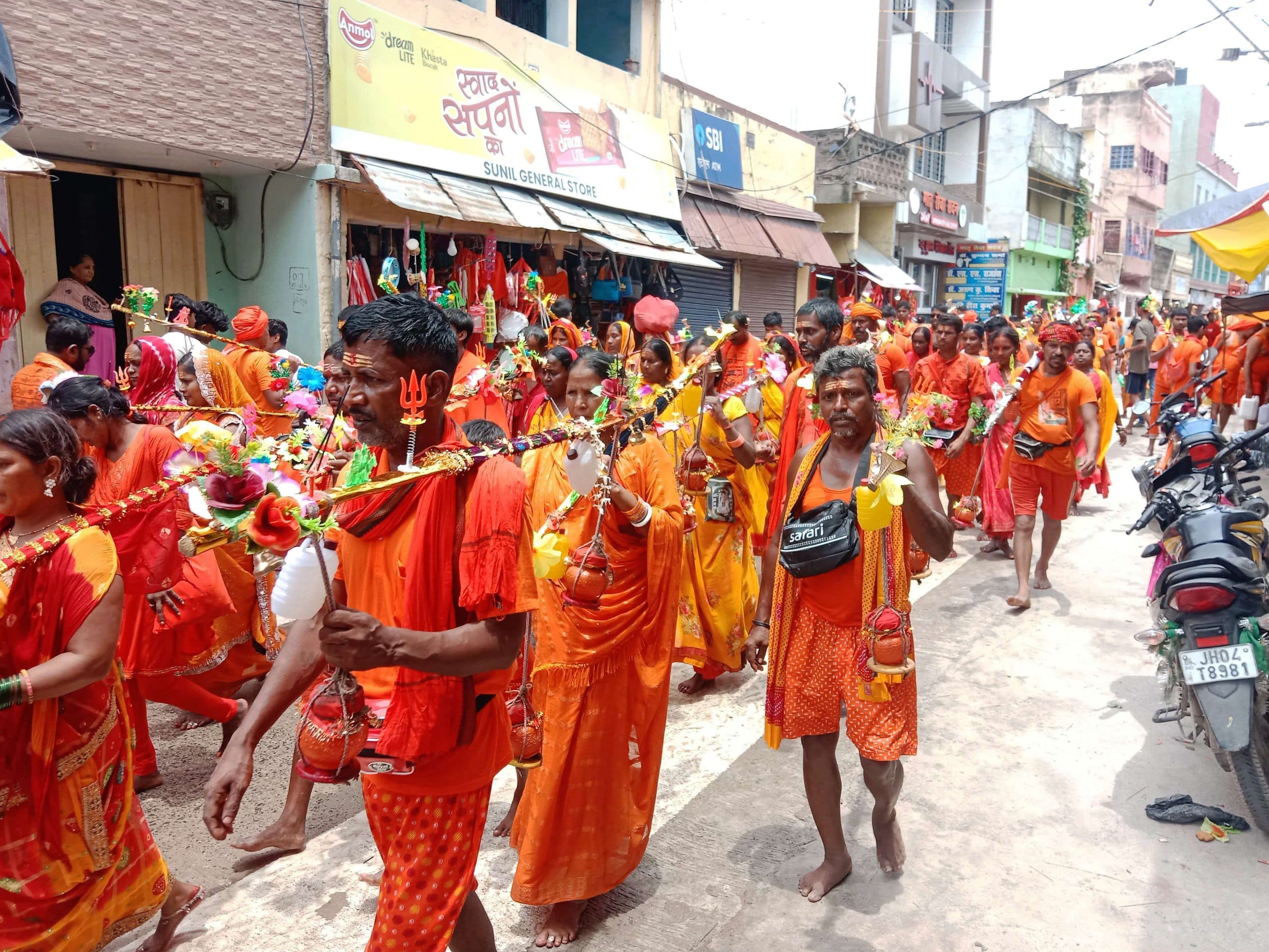 Bhagalpur news सावन शुक्ल पक्ष सप्तमी को ढाई लाख कांवरिये गये बाबाधाम