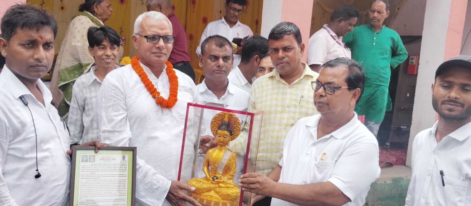 शेरघाटी में दो प्रधानाध्यापकों को दी गयी भावभीनी विदाई