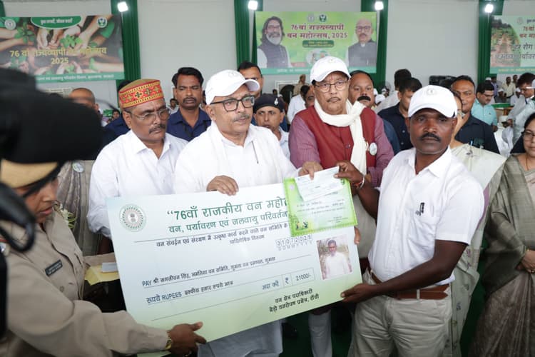 Ranchi news : लोग पौधरोपण की प्रवृत्ति बढ़ायें : स्पीकर