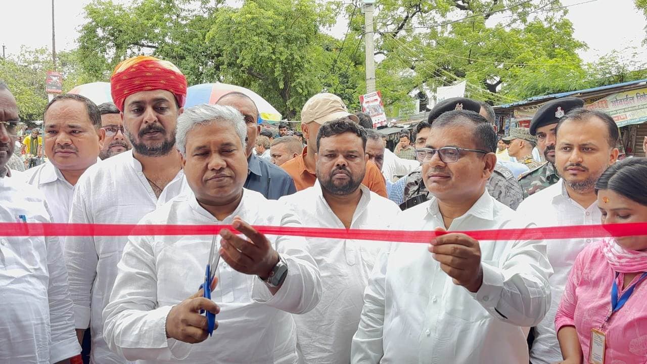 आकांक्षा हाट से पारंपरिक व स्वदेशी उत्पादों को मिलेगी पहचान : मंत्री