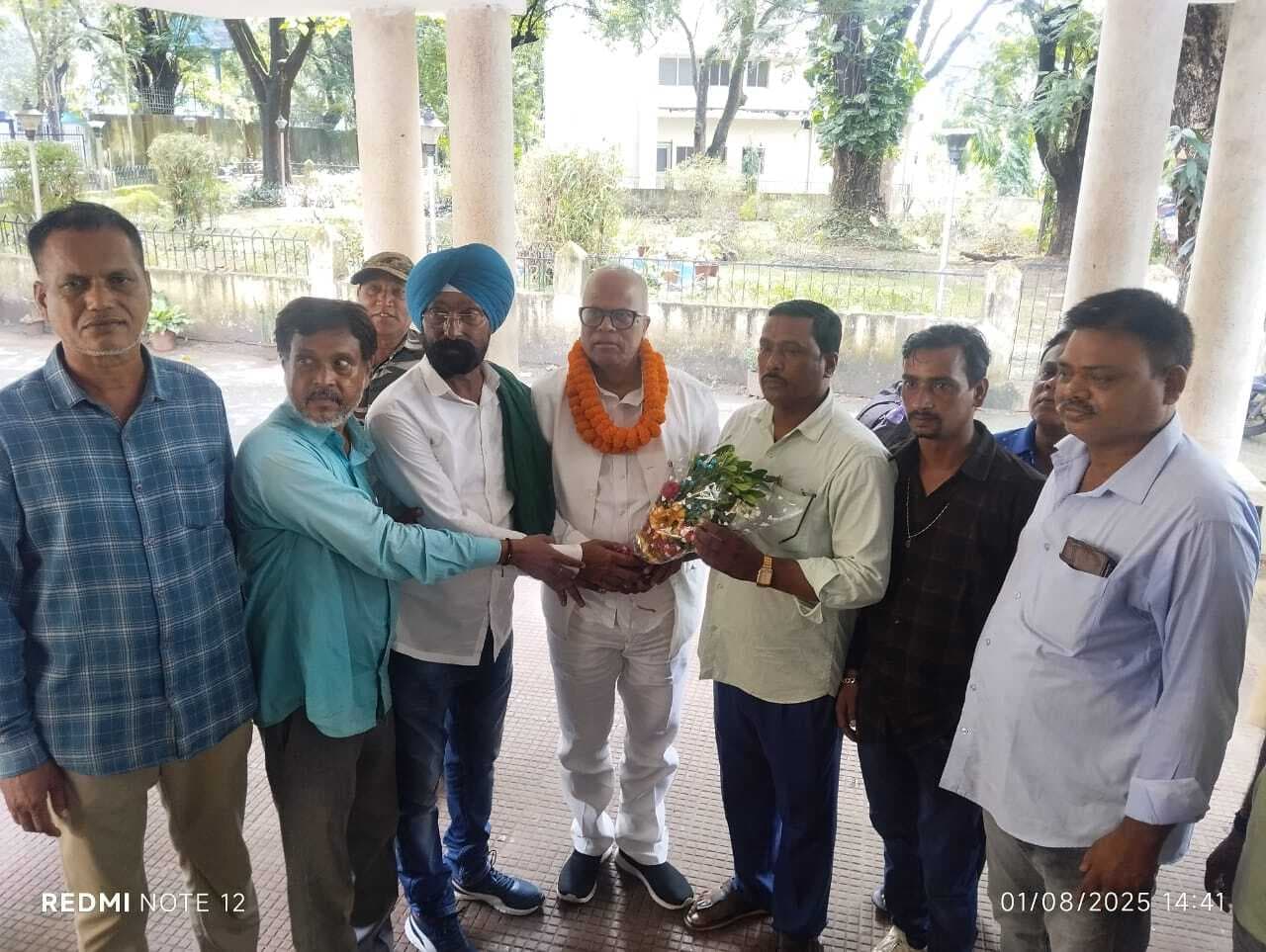 Jamshedpur News : राजद ने राज्य पिछड़ा वर्ग आयोग के अध्यक्ष का किया स्वागत