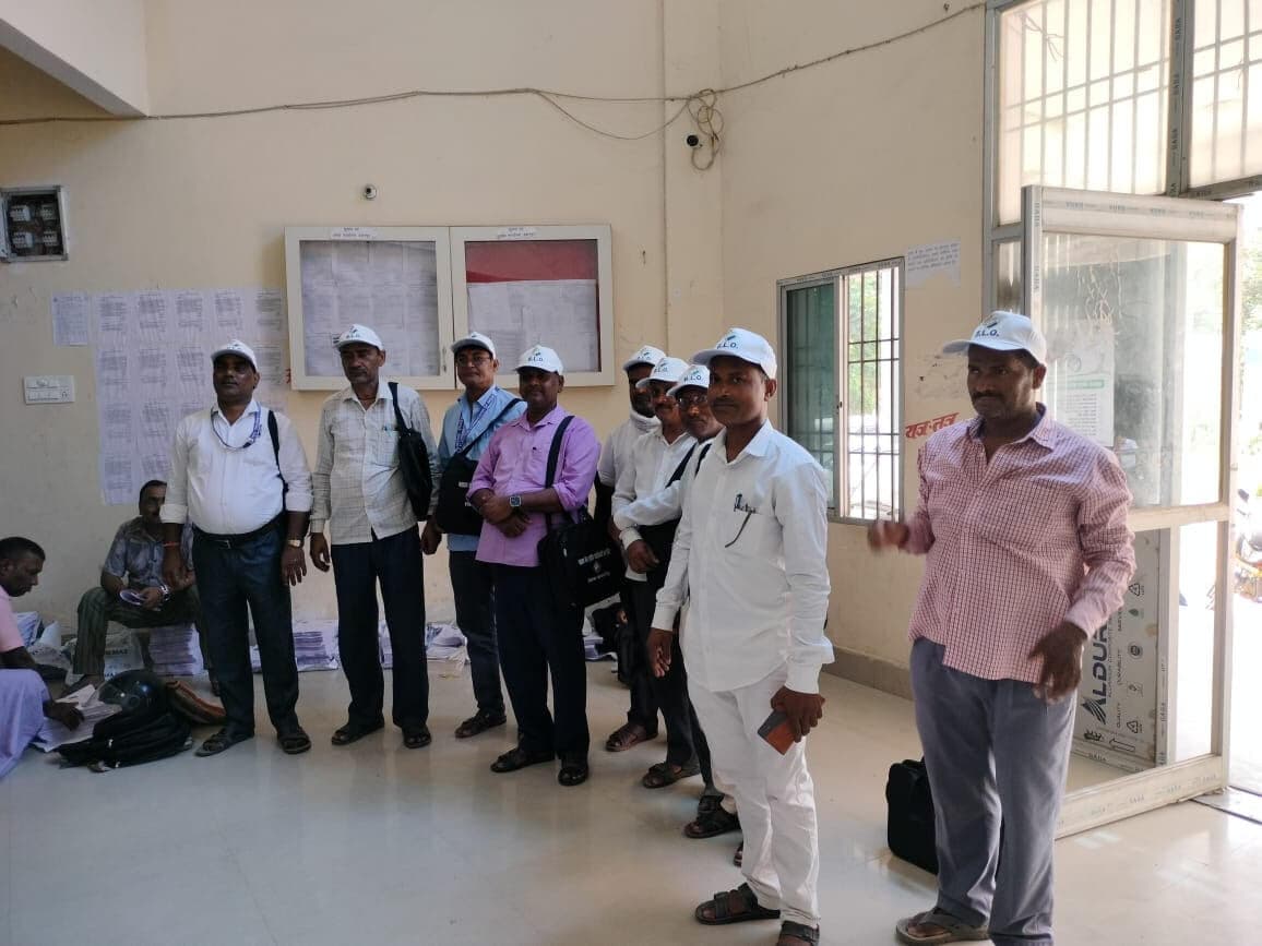 Samastipur News:बीएलओ को करायी गयी मतदाता प्रारुप सूची