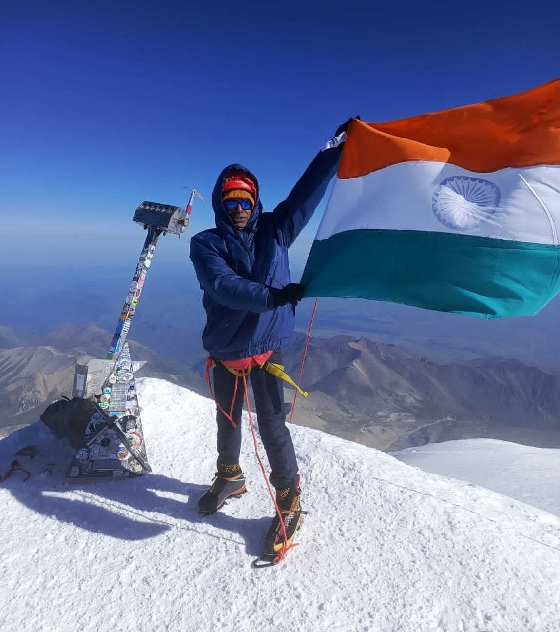 चंदन ने यूरोप की सबसे ऊंची चोटी एलब्रुस पर फहराया तिरंगा
