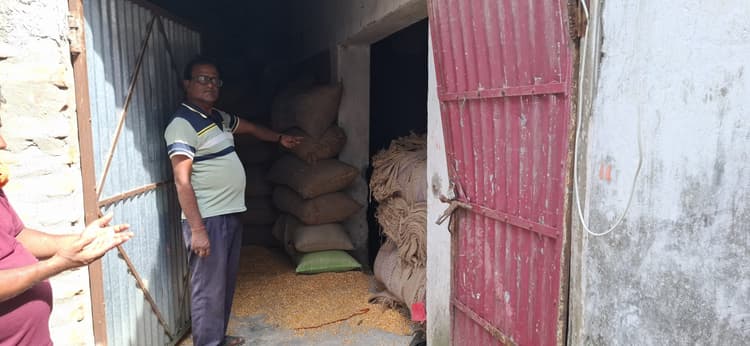 गल्ला व्यवसायी की दुकान से लाखों के अनाज की चोरी, इलाके में दहशत