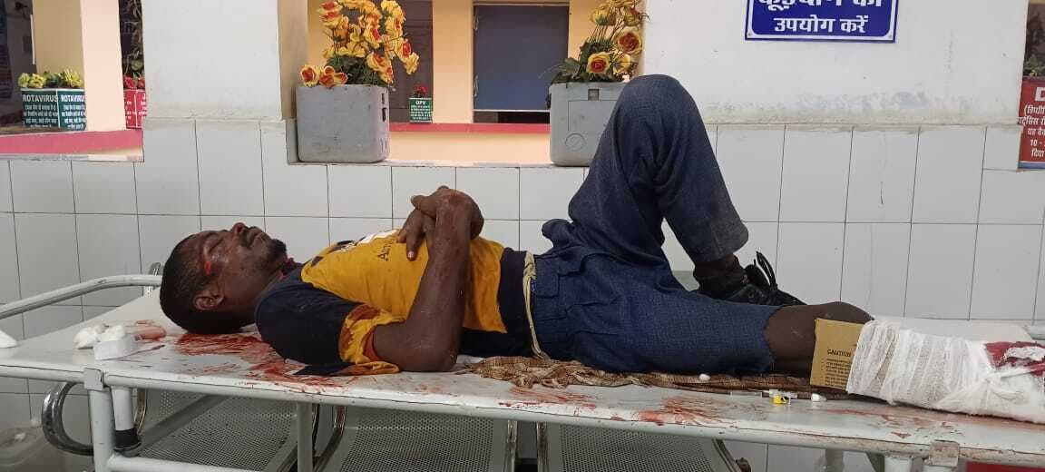 दो बाइक की आमने-सामने टक्कर में तीन जख्मी, दो रेफर