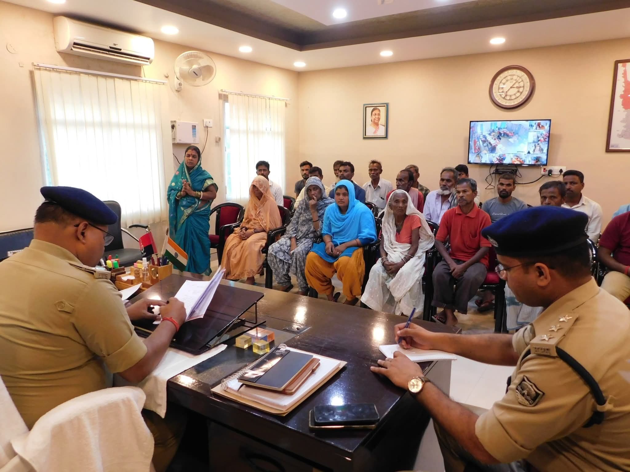 एसपी ने की दो दर्जन मामलों की हुई सुनवाई