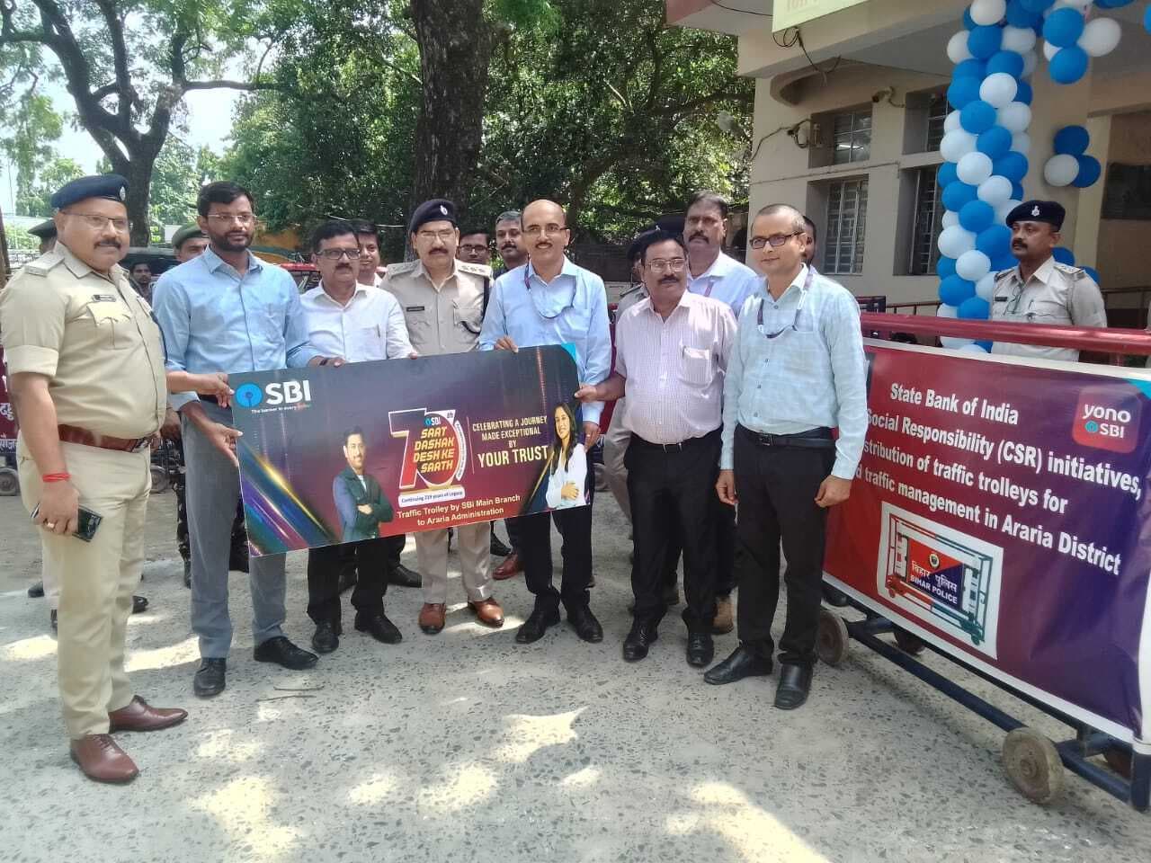 यातायात नियमों का करें पालन: डीएम