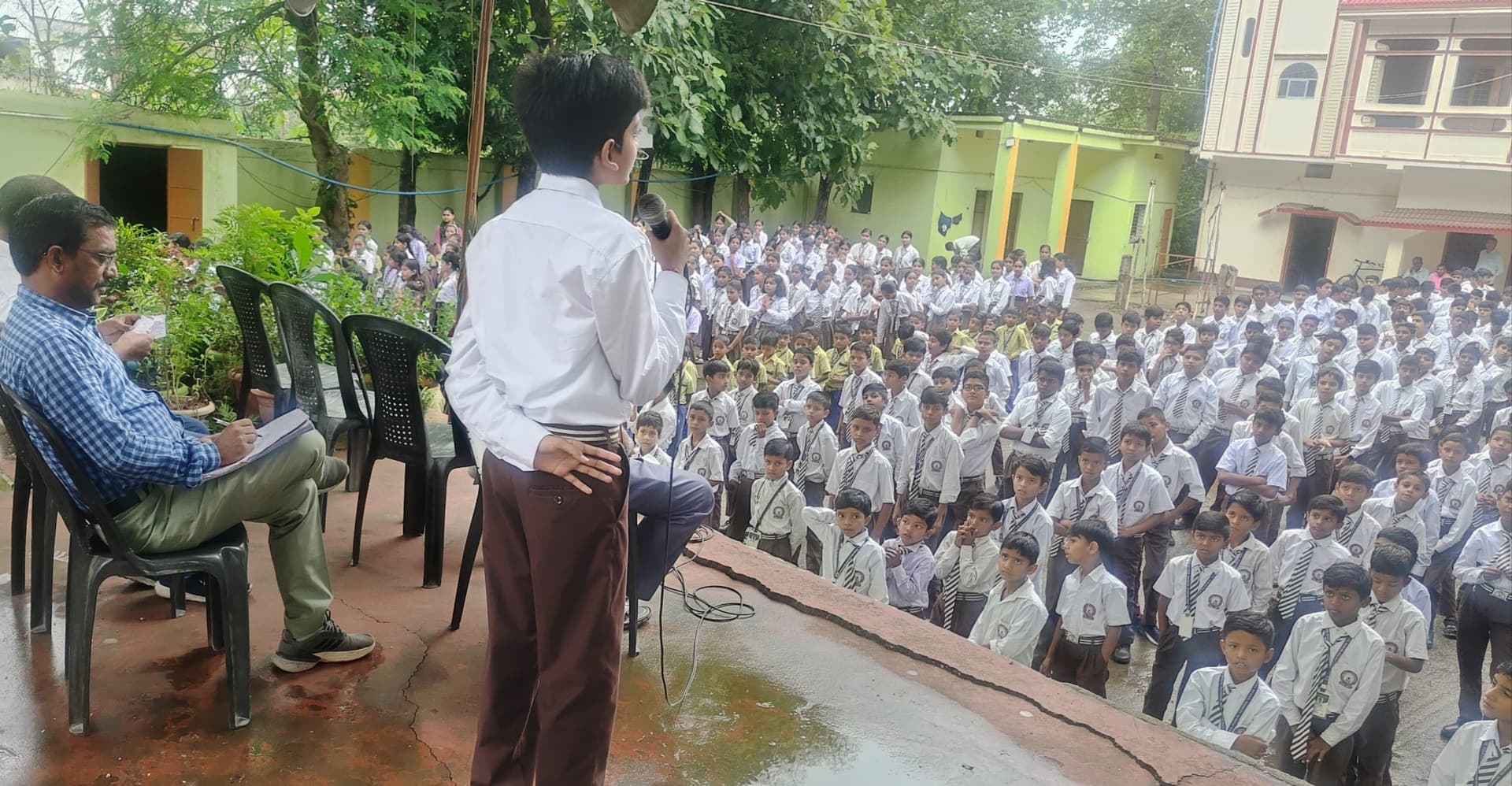 Giridih News :डॉ भाभा पब्लिक स्कूल में भाषण प्रतियोगिता का आयोजन
