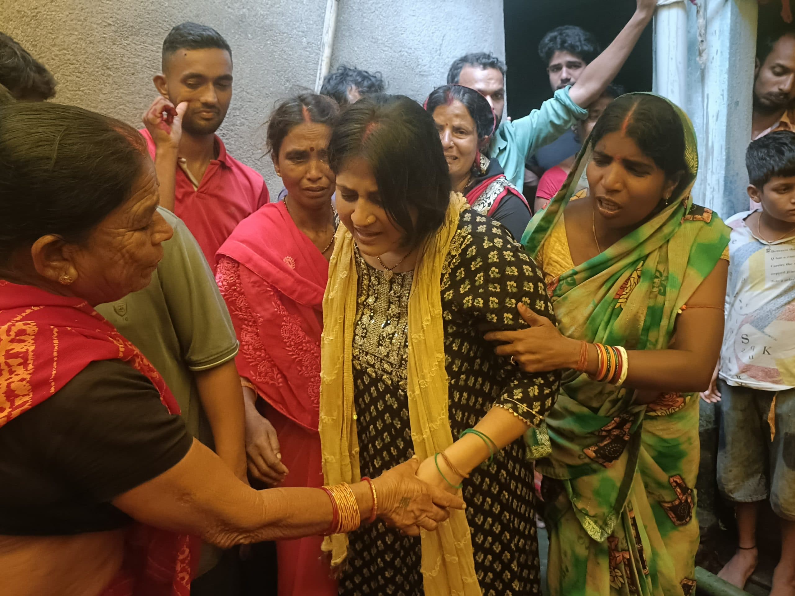 Giridih News: एक ही चिता पर पति-पत्नी का हुआ अंतिम संस्कार, हादसे में हो गयी थी मौत