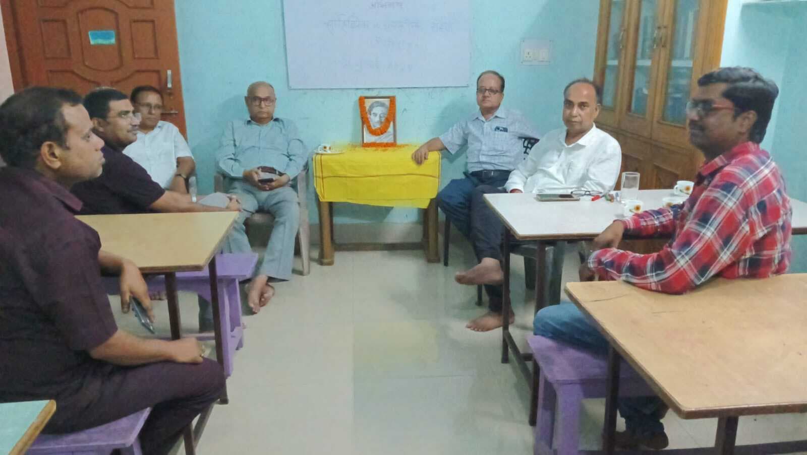 Giridih News :प्रेमचंद का साहित्य मूल्यों से भटके लोगों को राह दिखाता है