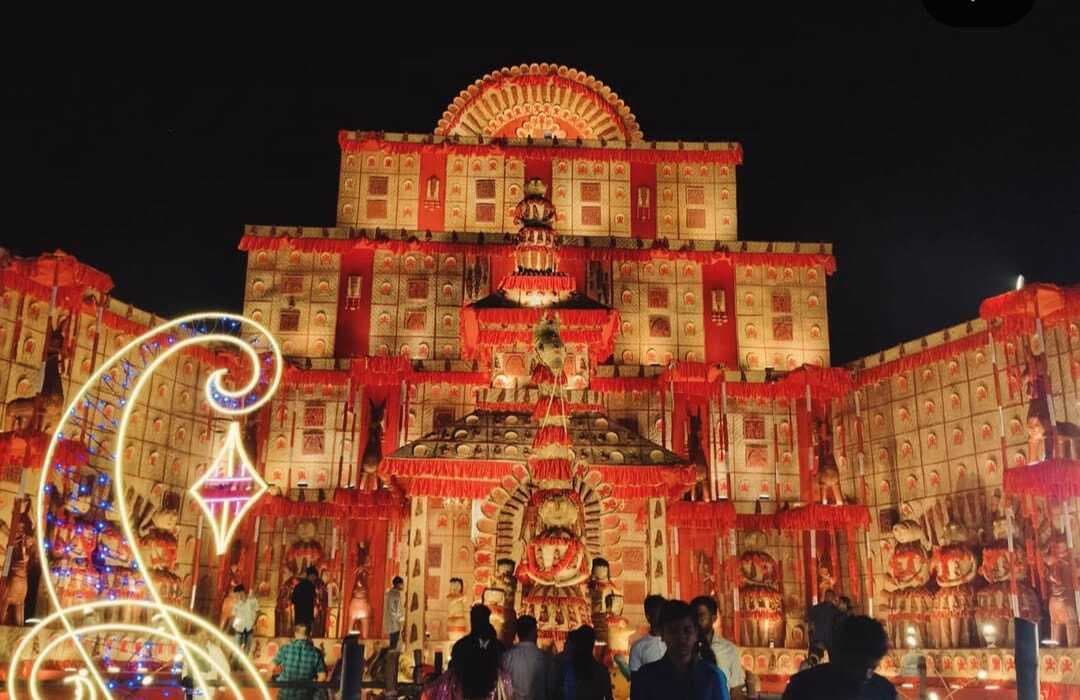 गणेश महोत्सव की तैयारी जोरों पर, बन रहा है 65 फीट ऊंचा पंडाल