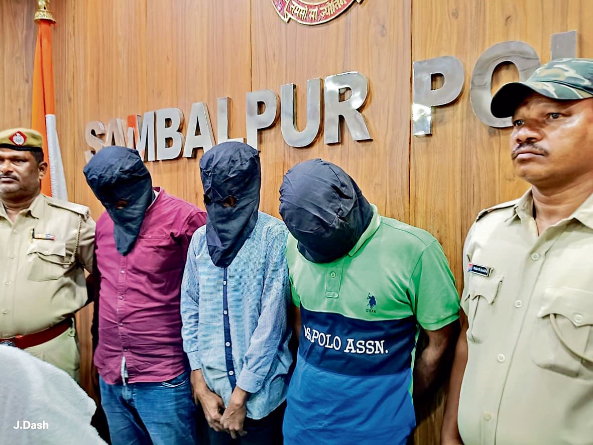 Sambalpur News: 21.76 लाख रुपये के गहने बरामद, तीन गिरफ्तार