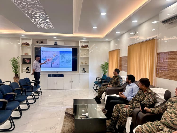 संभावित बाढ़ के खतरे से निपटने के लिए प्रशासनिक तैयारी शुरू, जिला प्रशासन व सेना की बैठक