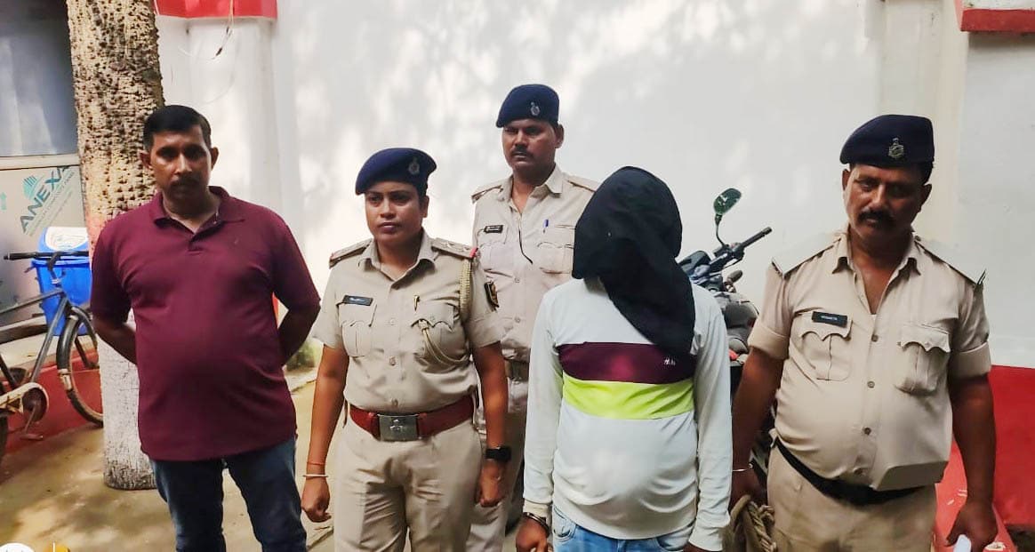 Patna News : तीन डिसमिल जमीन के लिए बेटे ने पिता को पीट कर मार डाला, दो पोतों ने शव को लगाया ठिकाने