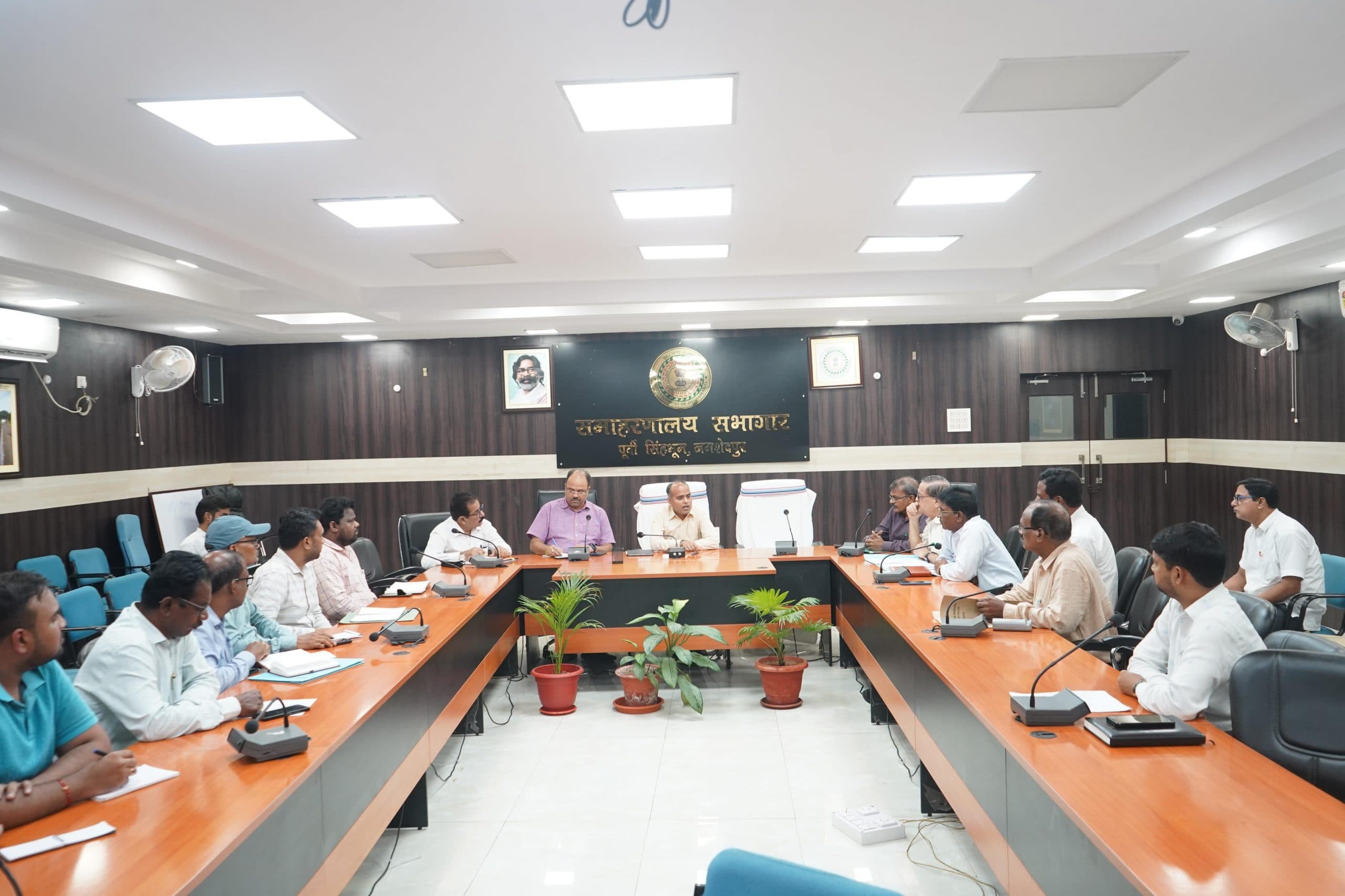 Jamshedpur News : एमजीएम कॉलेज परिसर में शीतगृह के लिए जगह चयनित करें : डीसी