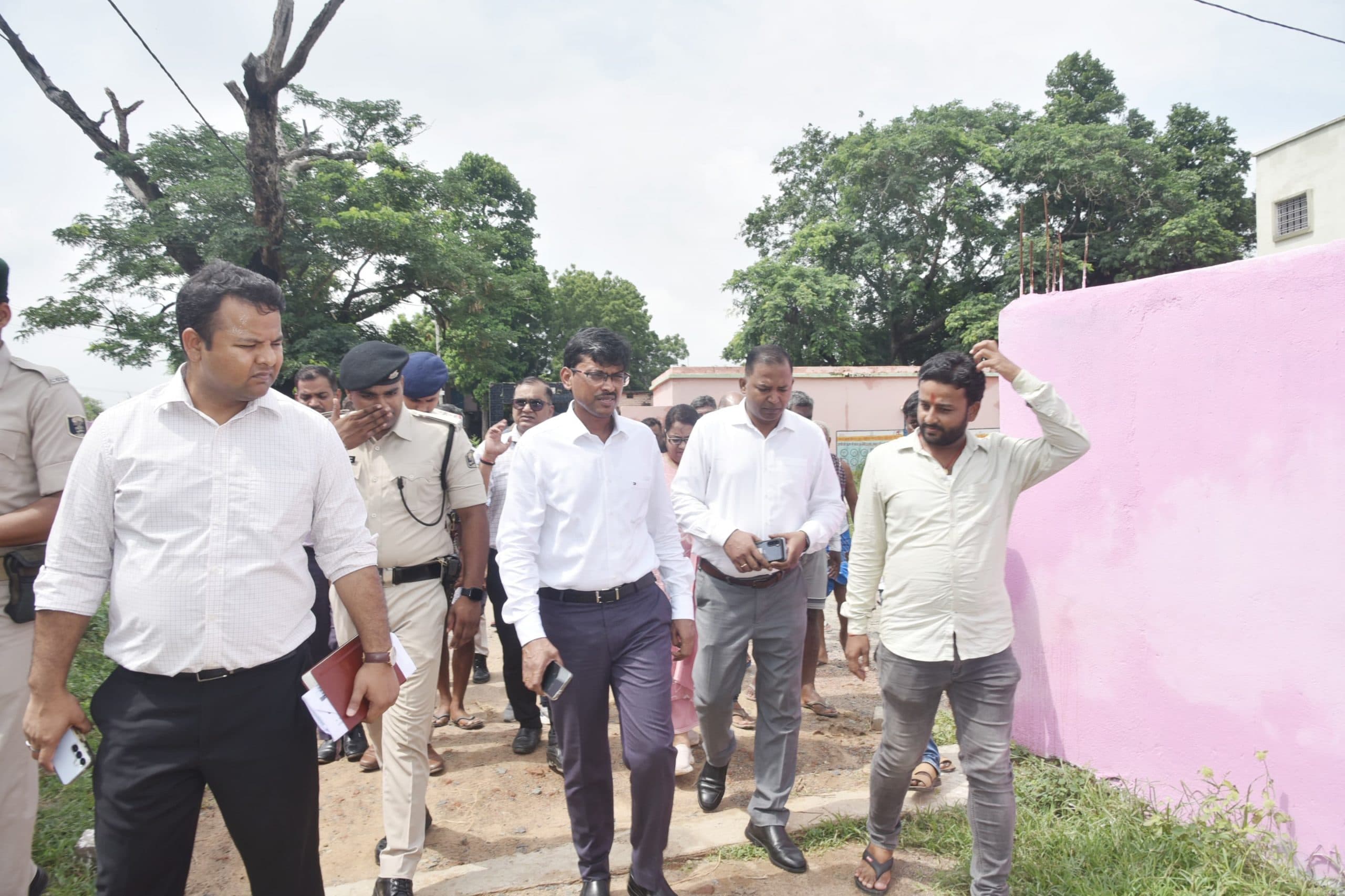 Patna News : 331 करोड़ से परसा-संपतचक सड़क का होगा चौड़ीकरण, डीएम ने दिया भू-अर्जन में तेजी का निर्देश