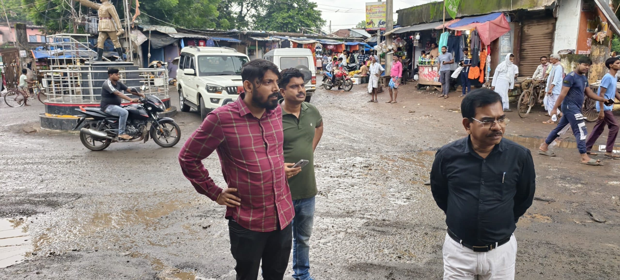 पदाधिकारी ने देखे नाली साफ-सफाई, मरम्मत कार्य