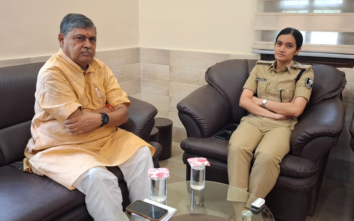 शहरी इलाके में पुलिस गश्त और प्रभावी बनाने की जरूरत : खेमका