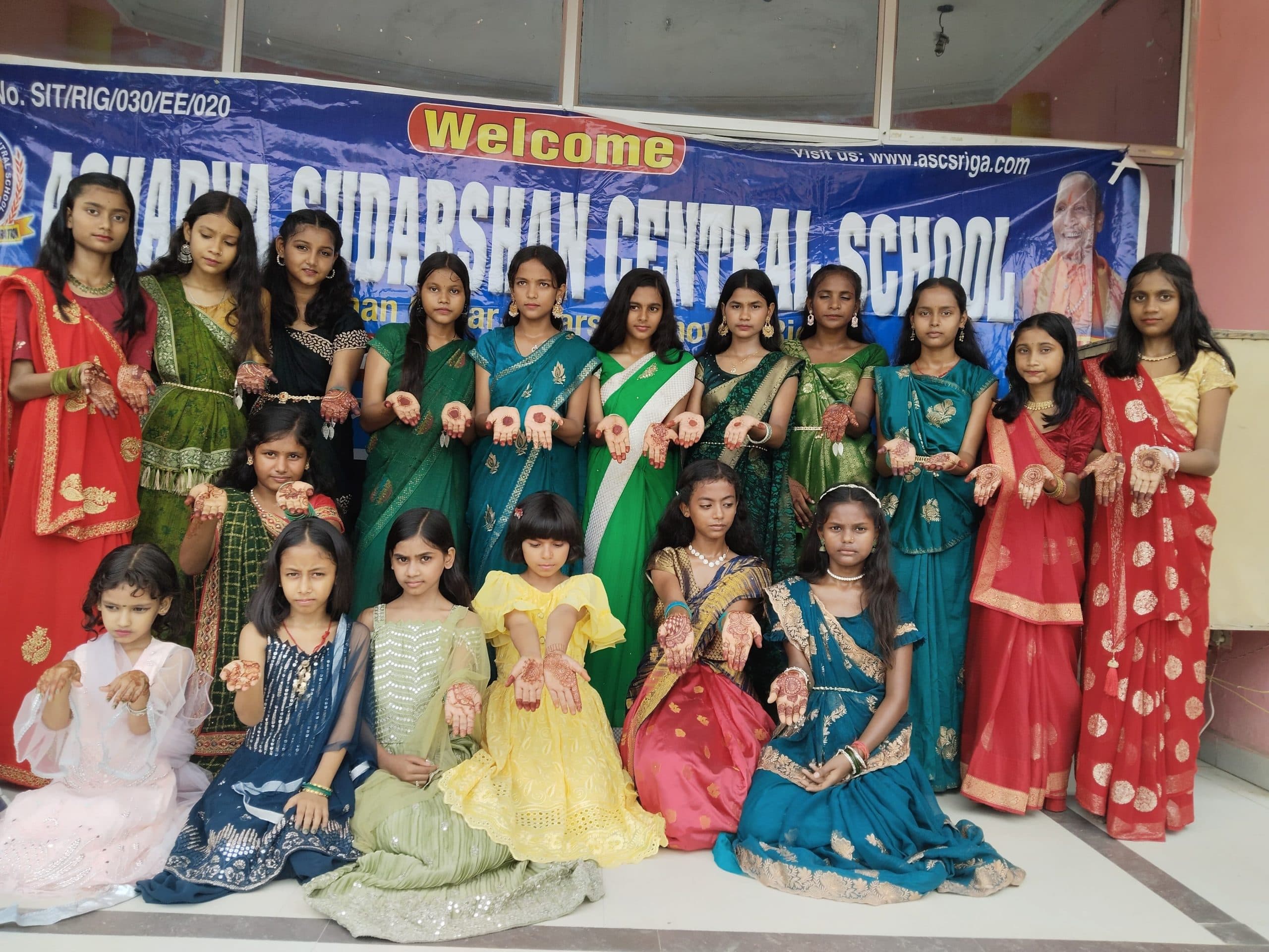 Sitamarhi : आचार्य सुदर्शन सेंट्रल स्कूल रीगा में सावन महोत्सव का आयोजन